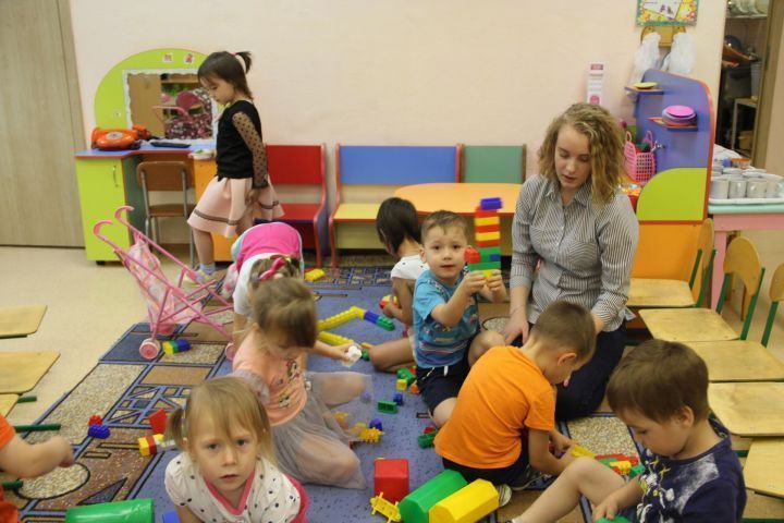 Рөстәм Миңнеханов үзизоляцияләү чорына балалар бакчасы өчен түләүне гамәлдән чыгарды