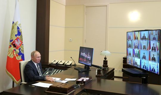 Владимир Путин Рөстәм Миңнехановны сайлауларда җиңүе белән котлады