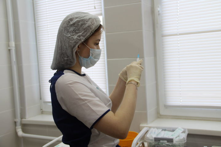 Мәскәү пенсионерлары вакцинация ясаткан өчен 10 мең сум акча алачак
