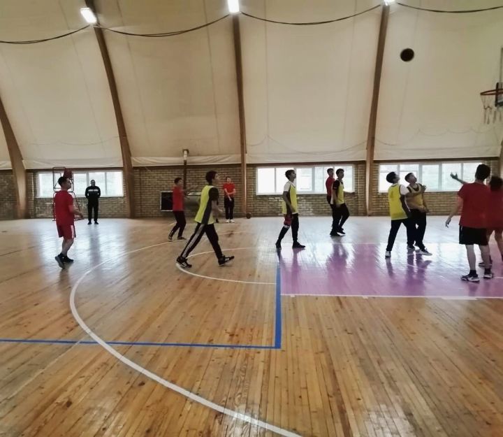 «Хлыстово» физкультура-сәламәтләндерү комплексында баскетбол буенча Алабуга районы Беренчелеге узды
