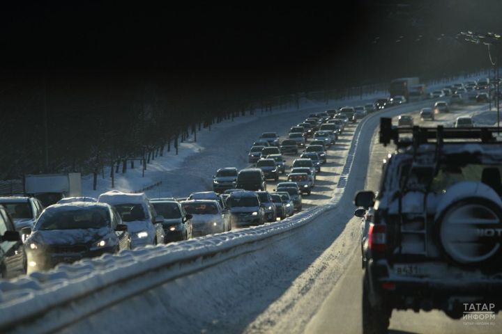 Юрист россиялеләргә пычрак номерлы автомобильдә йөргән өчен җаваплылык турында сөйләде