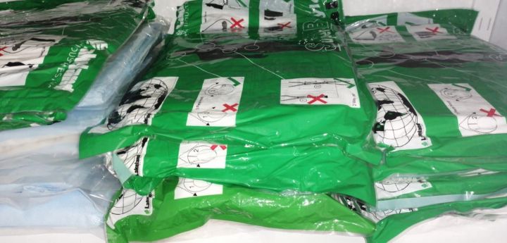 “Алабуга” МИЗы резиденты медицина хезмәткәрләренә саклагыч костюмнар тапшырды