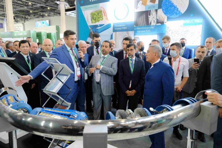 Президент Республики Татарстан Р.Н. Минниханов посетил стенд ПАО «Транснефть» на выставке «TatOilExpo-2022»