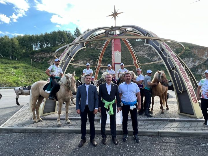 В Республике Алтай финишировал конный пробег «Татарстан — Алтай»