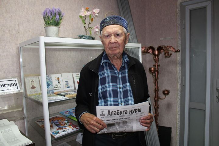 Алабугалы Рифкать ага Заһидуллин 50 елдан артык район газетасын алдыра