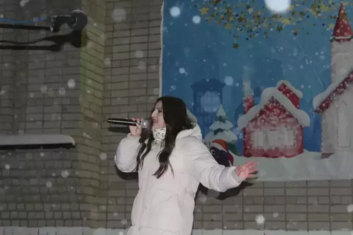 Алабугада Мәрҗани урамында Яңа ел чыршысын ачтылар