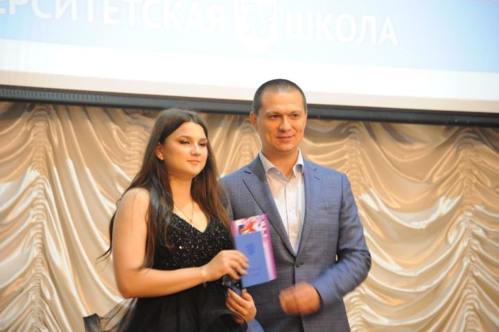 Алабугада чыгарылыш кичәләре үтте